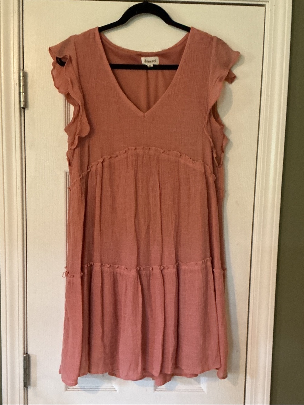 &Merci Sz M Coral / Rose Ruffle Sleeve Mini Dress EUC P2P 19.5 L 35